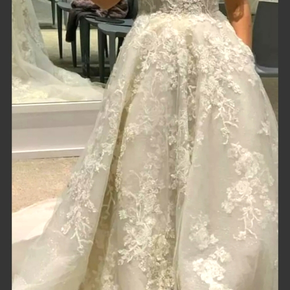 Oleg Cassini Wedding Dress with Pockets!